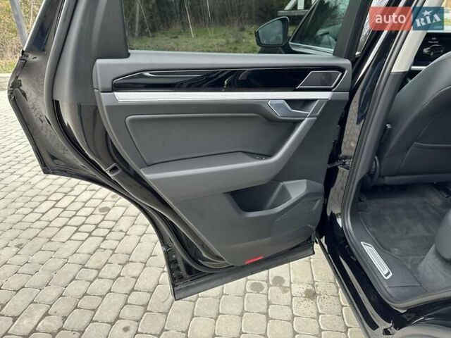 Черный Фольксваген Туарег, объемом двигателя 2.97 л и пробегом 96 тыс. км за 45500 $, фото 12 на Automoto.ua