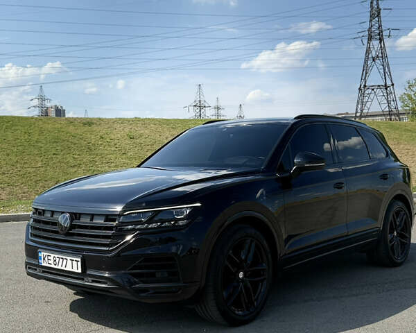 Черный Фольксваген Туарег, объемом двигателя 2.97 л и пробегом 76 тыс. км за 58500 $, фото 3 на Automoto.ua