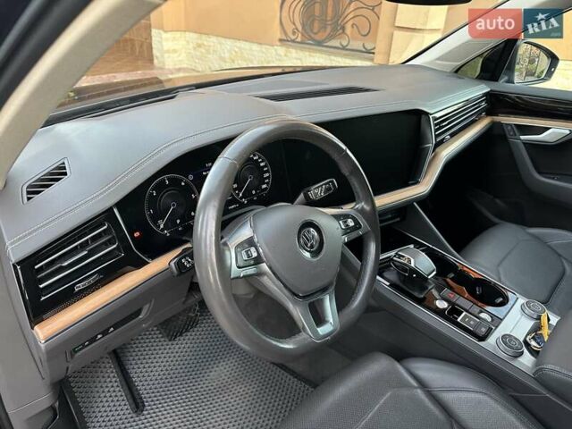Чорний Фольксваген Туарег, об'ємом двигуна 2.97 л та пробігом 190 тис. км за 42000 $, фото 16 на Automoto.ua