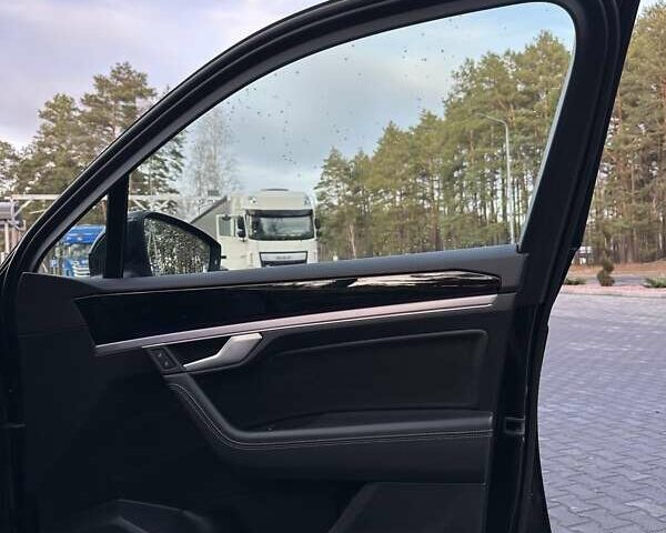 Черный Фольксваген Туарег, объемом двигателя 2.97 л и пробегом 264 тыс. км за 44000 $, фото 53 на Automoto.ua