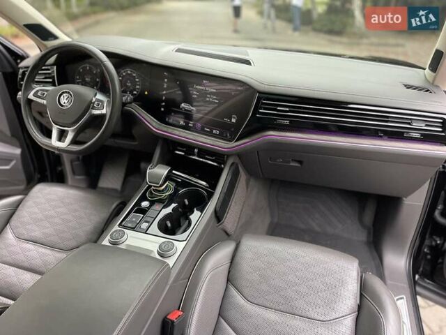 Чорний Фольксваген Туарег, об'ємом двигуна 2.97 л та пробігом 118 тис. км за 53900 $, фото 12 на Automoto.ua