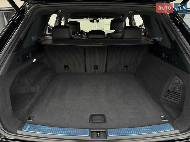 Чорний Фольксваген Туарег, об'ємом двигуна 3 л та пробігом 99 тис. км за 57888 $, фото 32 на Automoto.ua