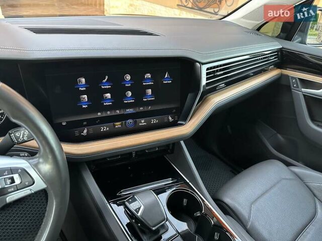 Чорний Фольксваген Туарег, об'ємом двигуна 2.97 л та пробігом 190 тис. км за 42000 $, фото 25 на Automoto.ua