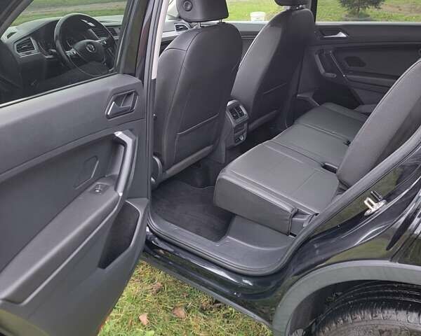 Чорний Фольксваген Туарег, об'ємом двигуна 2 л та пробігом 83 тис. км за 18900 $, фото 21 на Automoto.ua