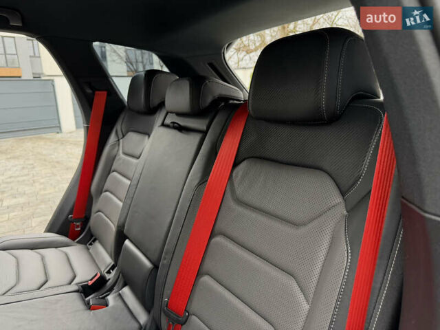 Чорний Фольксваген Туарег, об'ємом двигуна 3 л та пробігом 99 тис. км за 57888 $, фото 43 на Automoto.ua