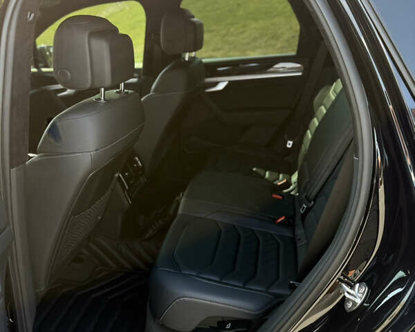 Черный Фольксваген Туарег, объемом двигателя 2.97 л и пробегом 76 тыс. км за 58500 $, фото 15 на Automoto.ua