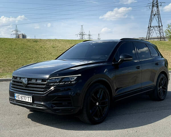 Черный Фольксваген Туарег, объемом двигателя 2.97 л и пробегом 76 тыс. км за 58500 $, фото 2 на Automoto.ua