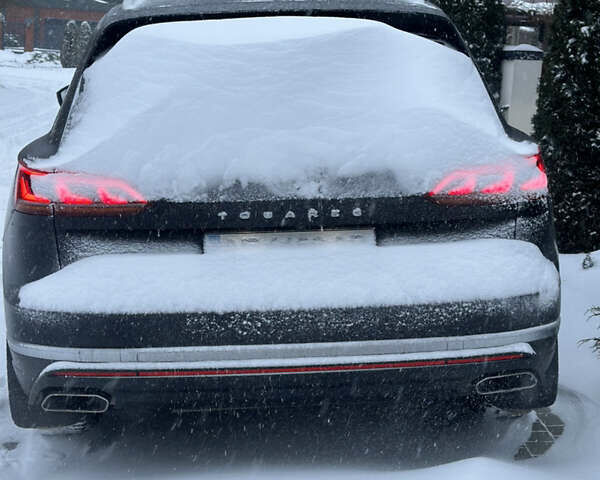 Черный Фольксваген Туарег, объемом двигателя 3 л и пробегом 248 тыс. км за 35000 $, фото 6 на Automoto.ua