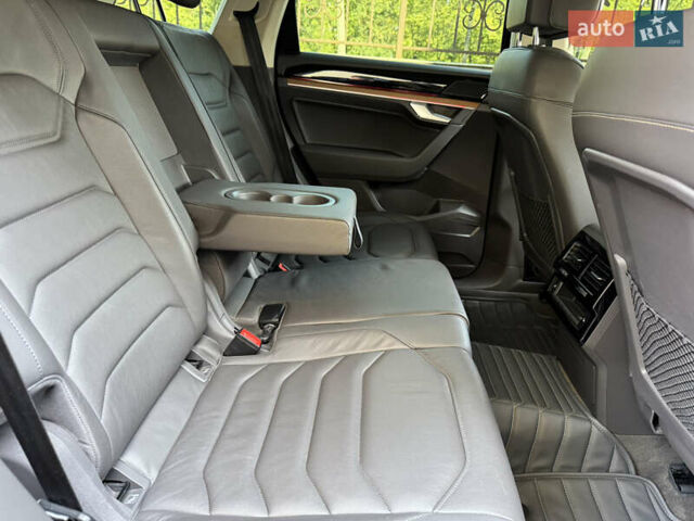 Чорний Фольксваген Туарег, об'ємом двигуна 2.97 л та пробігом 206 тис. км за 45000 $, фото 54 на Automoto.ua