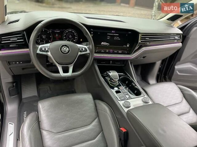 Чорний Фольксваген Туарег, об'ємом двигуна 2.97 л та пробігом 118 тис. км за 53900 $, фото 11 на Automoto.ua