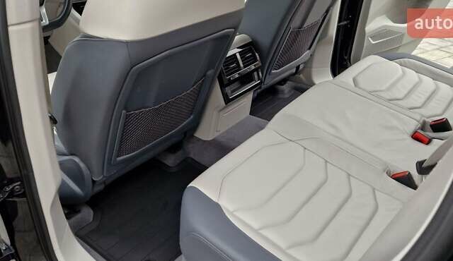 Черный Фольксваген Туарег, объемом двигателя 3 л и пробегом 189 тыс. км за 42800 $, фото 24 на Automoto.ua