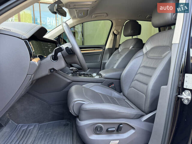 Чорний Фольксваген Туарег, об'ємом двигуна 2.97 л та пробігом 206 тис. км за 45000 $, фото 23 на Automoto.ua