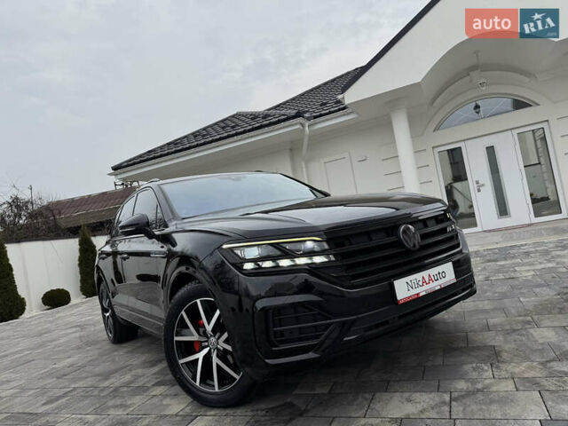 Чорний Фольксваген Туарег, об'ємом двигуна 3 л та пробігом 105 тис. км за 57888 $, фото 1 на Automoto.ua