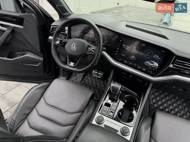 Чорний Фольксваген Туарег, об'ємом двигуна 3 л та пробігом 105 тис. км за 57888 $, фото 75 на Automoto.ua