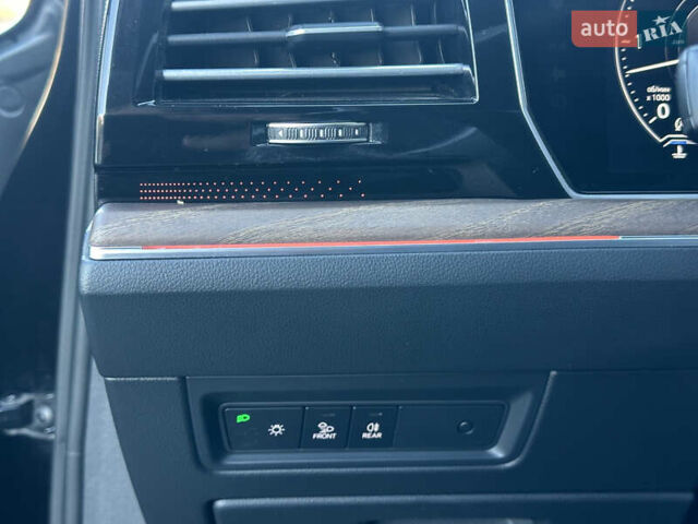 Черный Фольксваген Туарег, объемом двигателя 3 л и пробегом 259 тыс. км за 38999 $, фото 75 на Automoto.ua