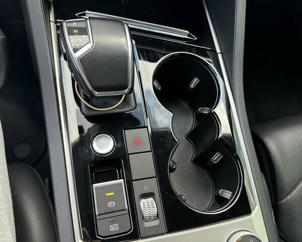 Черный Фольксваген Туарег, объемом двигателя 2.97 л и пробегом 162 тыс. км за 48500 $, фото 2 на Automoto.ua