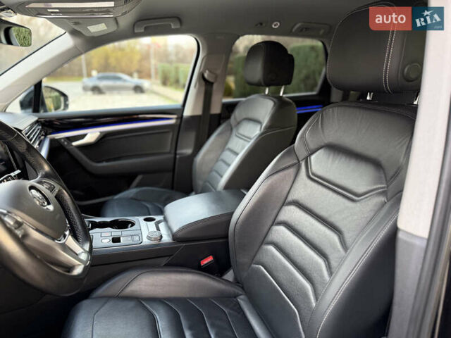 Черный Фольксваген Туарег, объемом двигателя 2.97 л и пробегом 280 тыс. км за 37900 $, фото 15 на Automoto.ua