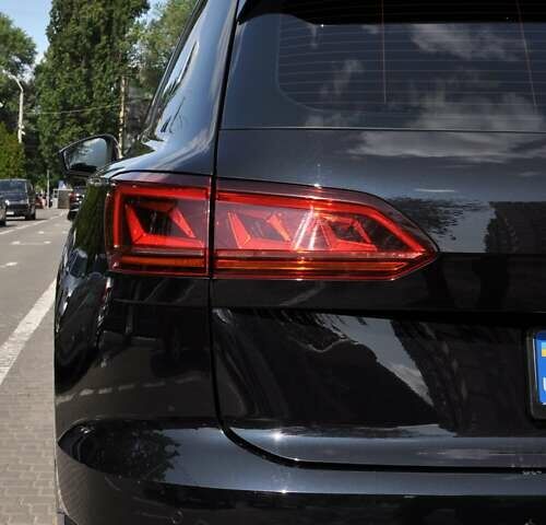 Черный Фольксваген Туарег, объемом двигателя 2.97 л и пробегом 138 тыс. км за 46400 $, фото 5 на Automoto.ua