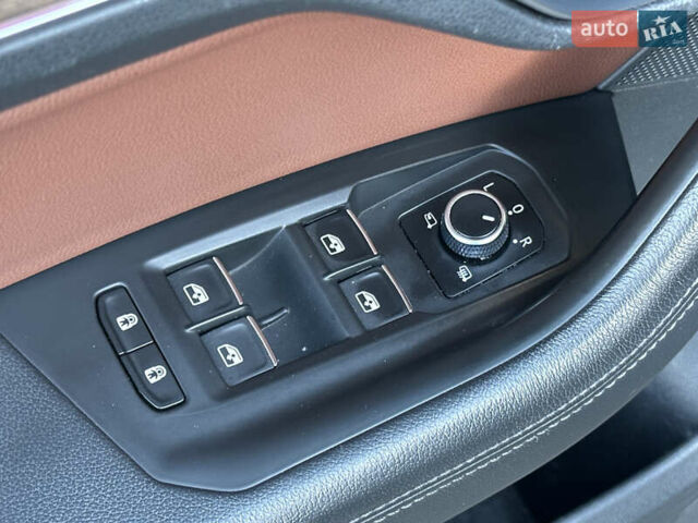 Черный Фольксваген Туарег, объемом двигателя 3 л и пробегом 259 тыс. км за 38999 $, фото 47 на Automoto.ua