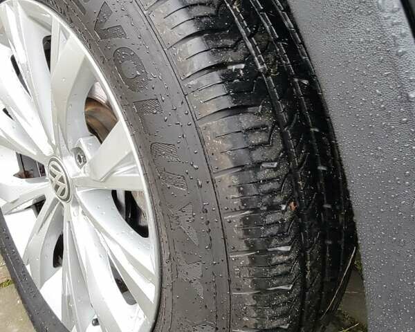 Чорний Фольксваген Туарег, об'ємом двигуна 2 л та пробігом 83 тис. км за 18900 $, фото 14 на Automoto.ua