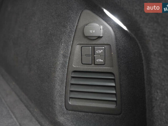 Черный Фольксваген Туарег, объемом двигателя 2.97 л и пробегом 252 тыс. км за 40500 $, фото 30 на Automoto.ua