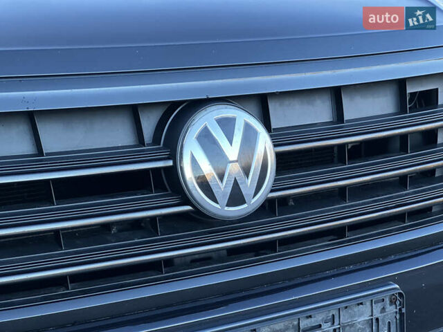 Черный Фольксваген Туарег, объемом двигателя 3 л и пробегом 259 тыс. км за 38999 $, фото 19 на Automoto.ua