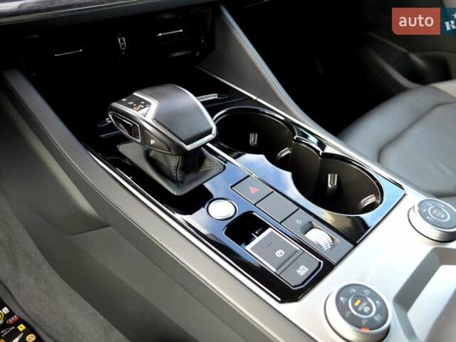 Черный Фольксваген Туарег, объемом двигателя 2.97 л и пробегом 115 тыс. км за 39900 $, фото 24 на Automoto.ua