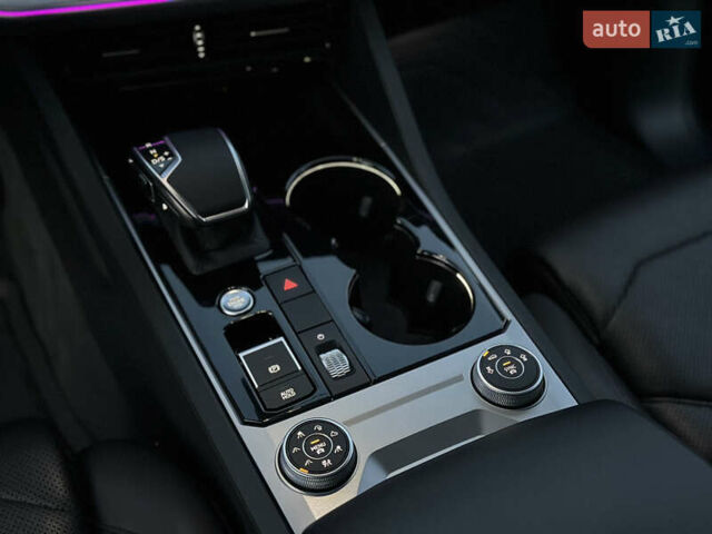 Черный Фольксваген Туарег, объемом двигателя 3 л и пробегом 229 тыс. км за 39999 $, фото 44 на Automoto.ua