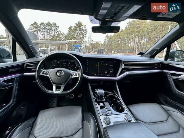 Черный Фольксваген Туарег, объемом двигателя 2.97 л и пробегом 264 тыс. км за 44000 $, фото 37 на Automoto.ua