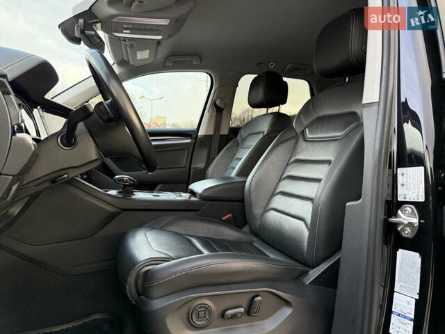 Черный Фольксваген Туарег, объемом двигателя 2.97 л и пробегом 280 тыс. км за 37900 $, фото 14 на Automoto.ua