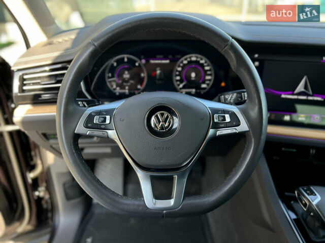 Чорний Фольксваген Туарег, об'ємом двигуна 3 л та пробігом 166 тис. км за 49900 $, фото 28 на Automoto.ua