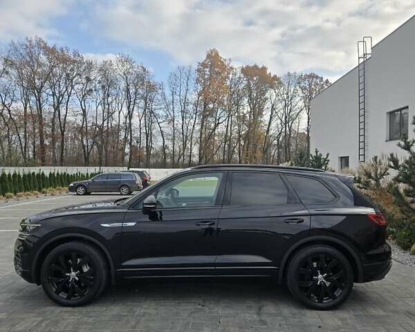 Черный Фольксваген Туарег, объемом двигателя 2.97 л и пробегом 135 тыс. км за 47000 $, фото 3 на Automoto.ua