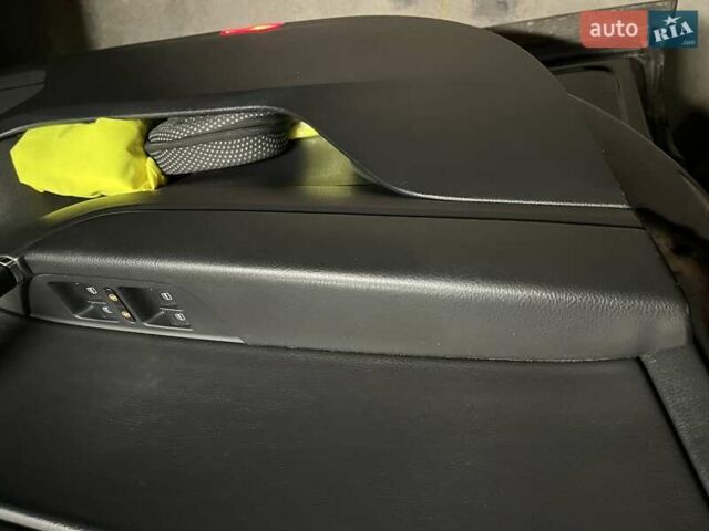 Чорний Фольксваген Туарег, об'ємом двигуна 3 л та пробігом 106 тис. км за 32519 $, фото 18 на Automoto.ua