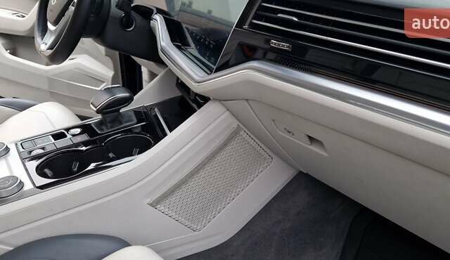 Черный Фольксваген Туарег, объемом двигателя 3 л и пробегом 189 тыс. км за 42800 $, фото 26 на Automoto.ua