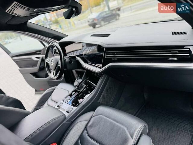 Чорний Фольксваген Туарег, об'ємом двигуна 2.97 л та пробігом 170 тис. км за 41950 $, фото 32 на Automoto.ua