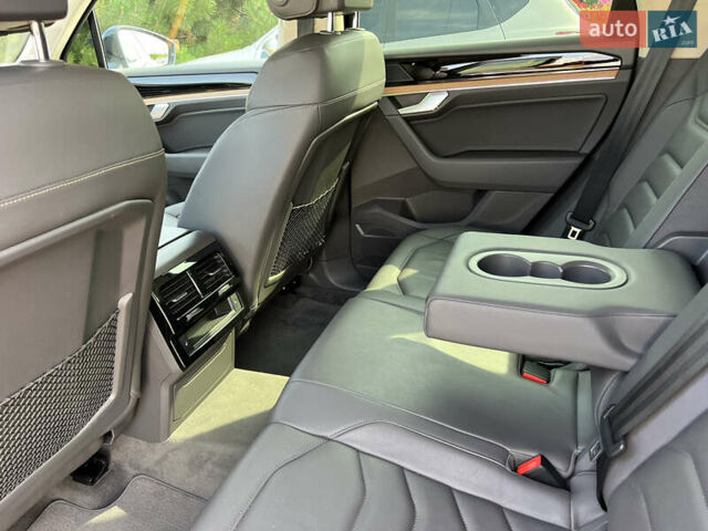 Чорний Фольксваген Туарег, об'ємом двигуна 2.97 л та пробігом 151 тис. км за 42900 $, фото 21 на Automoto.ua