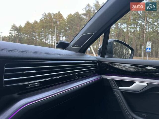 Черный Фольксваген Туарег, объемом двигателя 2.97 л и пробегом 264 тыс. км за 44000 $, фото 38 на Automoto.ua