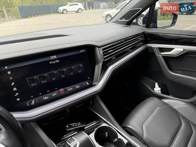 Чорний Фольксваген Туарег, об'ємом двигуна 3 л та пробігом 190 тис. км за 44500 $, фото 18 на Automoto.ua