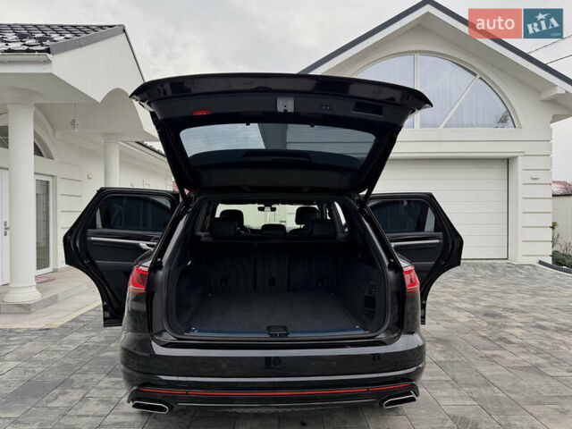 Чорний Фольксваген Туарег, об'ємом двигуна 3 л та пробігом 105 тис. км за 57888 $, фото 31 на Automoto.ua