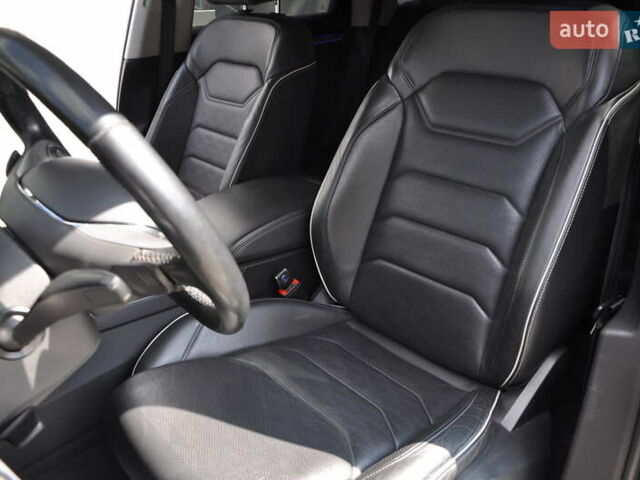 Черный Фольксваген Туарег, объемом двигателя 2.97 л и пробегом 138 тыс. км за 46400 $, фото 28 на Automoto.ua