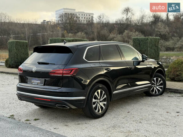 Черный Фольксваген Туарег, объемом двигателя 2.97 л и пробегом 280 тыс. км за 37900 $, фото 9 на Automoto.ua