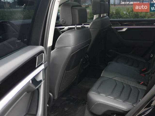 Черный Фольксваген Туарег, объемом двигателя 2.97 л и пробегом 252 тыс. км за 40500 $, фото 48 на Automoto.ua