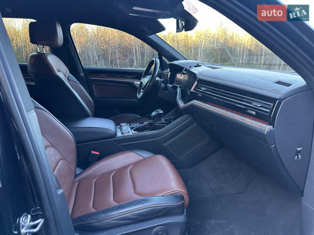 Черный Фольксваген Туарег, объемом двигателя 3 л и пробегом 259 тыс. км за 38999 $, фото 68 на Automoto.ua