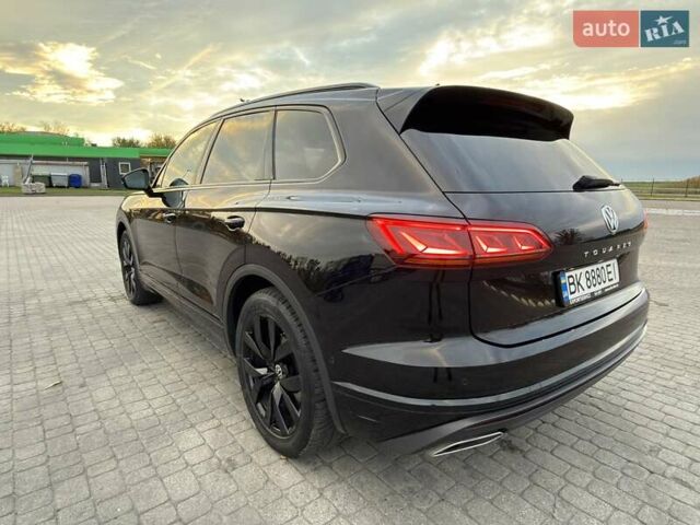 Черный Фольксваген Туарег, объемом двигателя 2.97 л и пробегом 187 тыс. км за 45500 $, фото 10 на Automoto.ua