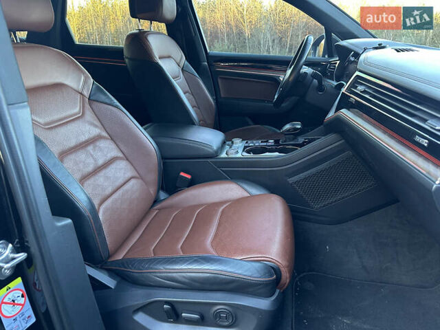 Черный Фольксваген Туарег, объемом двигателя 3 л и пробегом 259 тыс. км за 38999 $, фото 66 на Automoto.ua