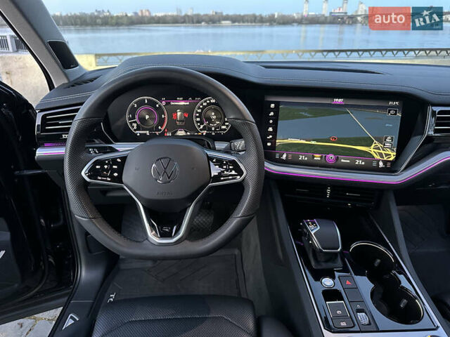 Черный Фольксваген Туарег, объемом двигателя 3 л и пробегом 229 тыс. км за 39999 $, фото 42 на Automoto.ua