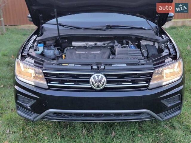 Чорний Фольксваген Туарег, об'ємом двигуна 2 л та пробігом 83 тис. км за 18900 $, фото 24 на Automoto.ua