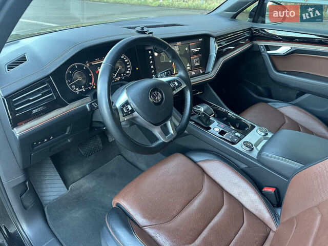 Черный Фольксваген Туарег, объемом двигателя 3 л и пробегом 259 тыс. км за 38999 $, фото 48 на Automoto.ua