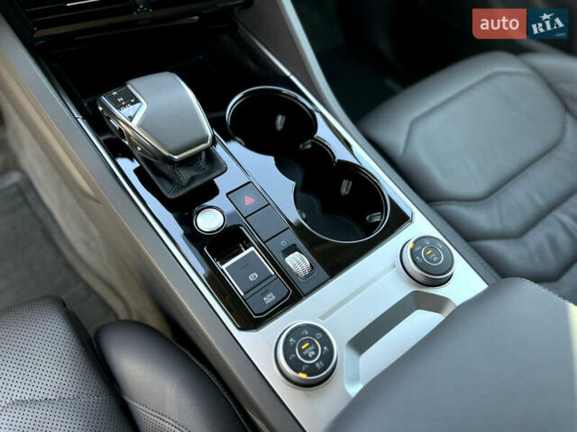 Чорний Фольксваген Туарег, об'ємом двигуна 3 л та пробігом 166 тис. км за 49900 $, фото 30 на Automoto.ua