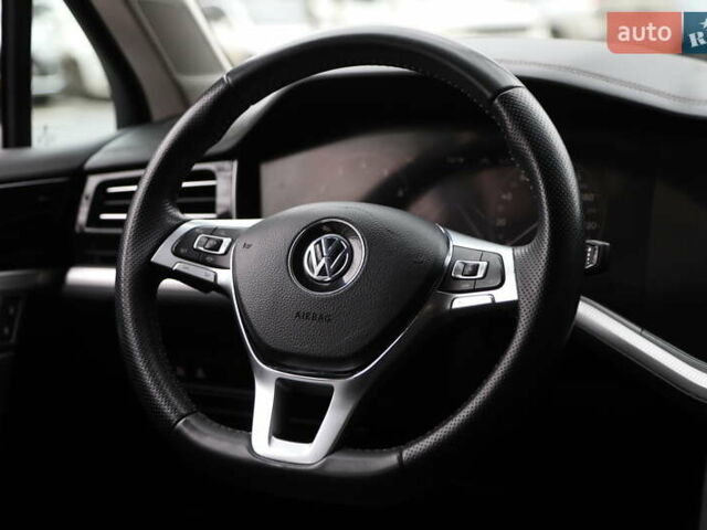 Чорний Фольксваген Туарег, об'ємом двигуна 2.99 л та пробігом 120 тис. км за 35000 $, фото 13 на Automoto.ua